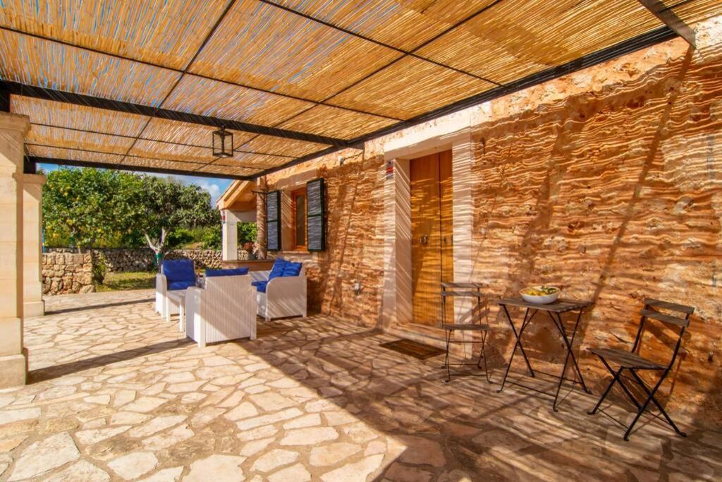 Holiday home Traditional House Casa Binitaref With Pool In