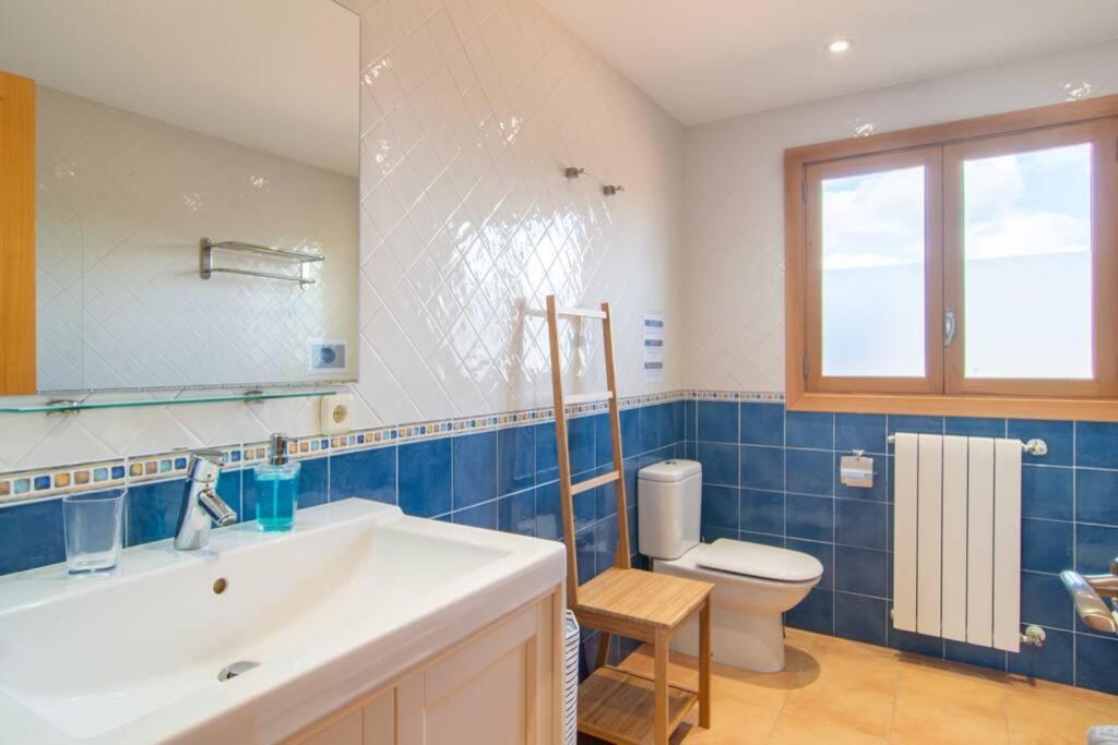 Traditional House Casa Binitaref With Pool In Holiday home Sineu (Mallorca)