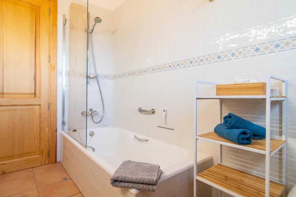 Holiday home Traditional House Casa Binitaref With Pool In