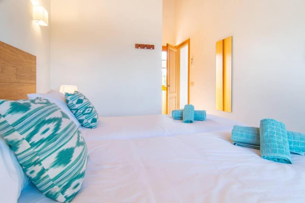 Holiday home Traditional House Casa Binitaref With Pool In