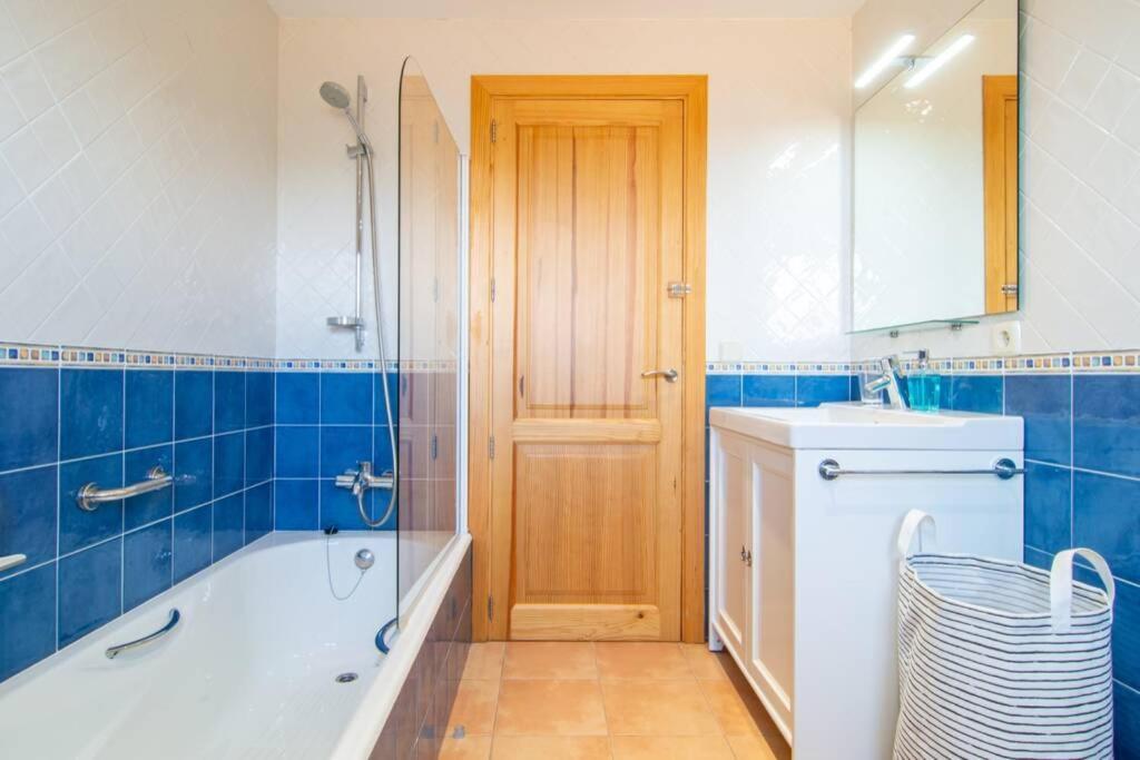 Traditional House Casa Binitaref With Pool In * Sineu (Mallorca)